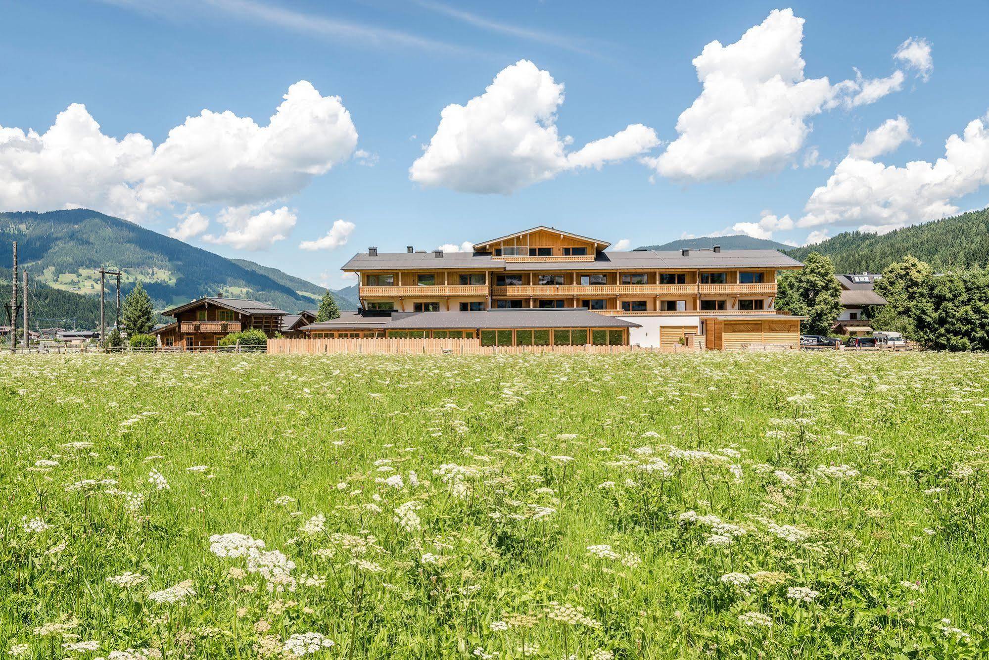Hotel Almdorf Almlust Flachau Exterior foto